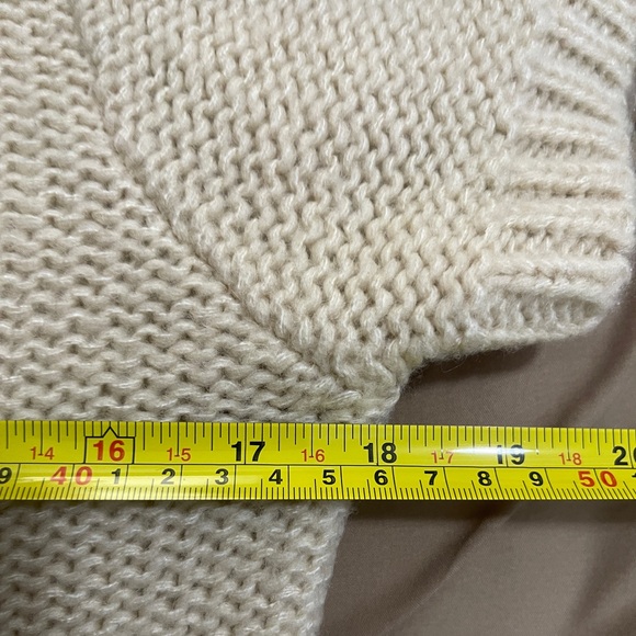 BCBG MaxAzria Sweater Size Large Cream Chunky Knit Short Sleeve Top - Picture 6 of 11